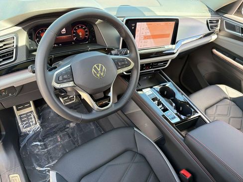 New 2026 Volkswagen Atlas Peak Edition AWD/4WD image 4