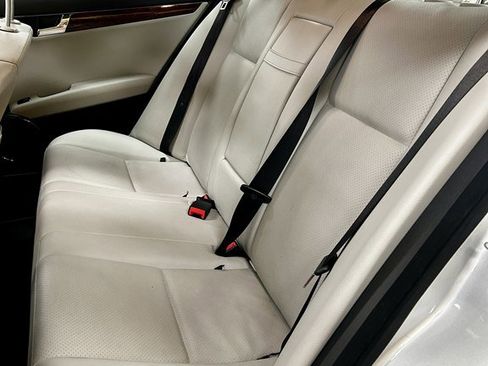 Used 2010 Mercedes-Benz C 300 Sedan image 16