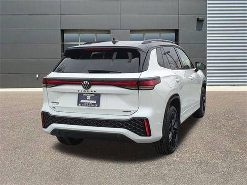 New 2026 Volkswagen Tiguan SE R-Line image 7