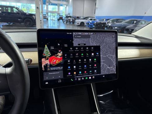 Used 2020 Tesla Model 3 Long Range AWD/4WD image 23