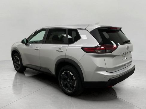 Certified 2025 Nissan Rogue SV image 7