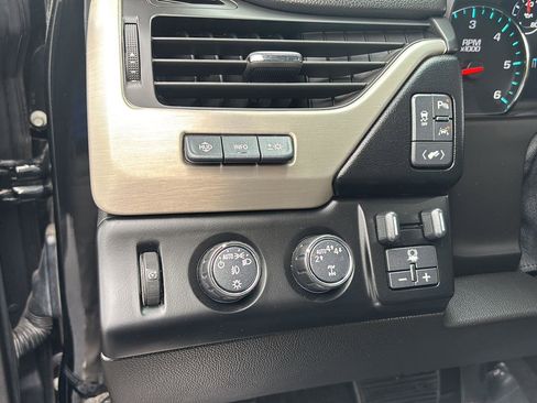 Used 2019 GMC Yukon Denali AWD/4WD image 28