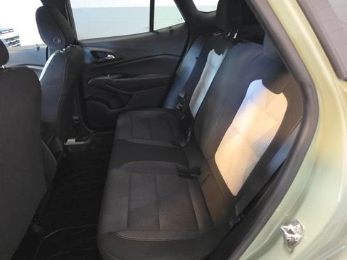 Used 2024 Chevrolet Trax RS FWD image 16