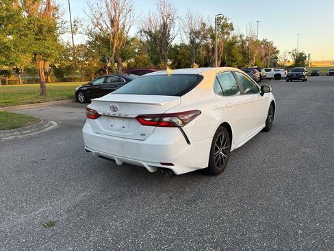 Used 2023 Toyota Camry SE w/ Convenience Package image 5