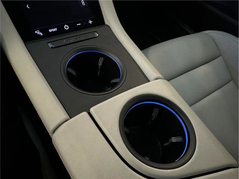 Used 2020 Porsche Taycan 4S image 20