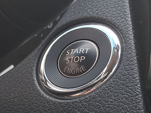 Used 2020 Nissan Rogue SL AWD/4WD image 23