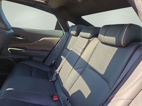 Used 2023 Toyota Crown Limited image 21