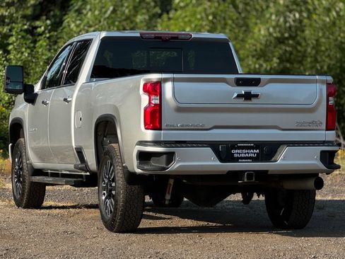 Used 2022 Chevrolet Silverado 3500 High Country w/ Technology Package AWD/4WD image 5