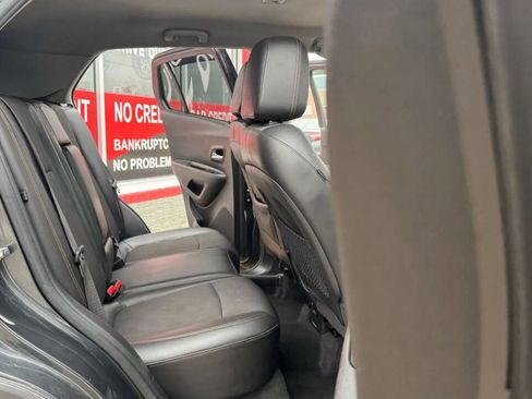 Used 2017 Chevrolet Trax LT w/ LT Convenience Package image 20