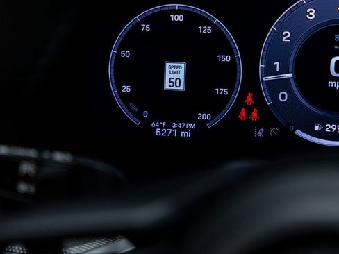 Used 2025 Porsche 911 Carrera image 43