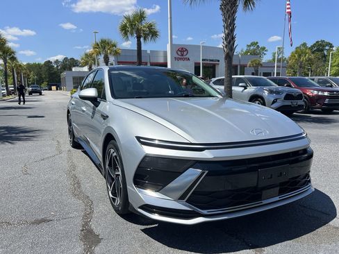 Used 2024 Hyundai Sonata SEL w/ Convenience Package image 2