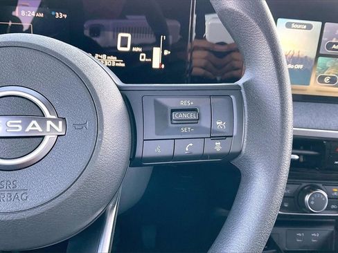 Used 2025 Nissan Kicks SV image 18