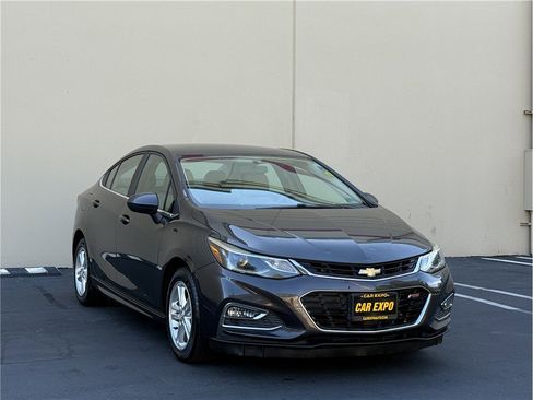 Used 2017 Chevrolet Cruze LT w/ RS Package image 3