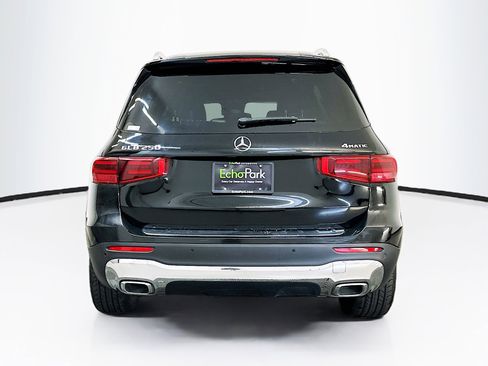 Used 2025 Mercedes-Benz GLB 250 4MATIC image 7
