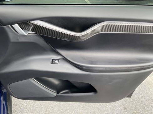 Used 2018 Tesla Model X 75D image 36