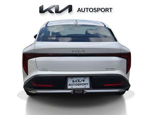New 2026 Kia K4 FWD image 9