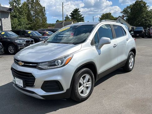 Used 2018 Chevrolet Trax LT w/ LT Convenience Package AWD/4WD image 3