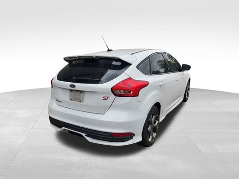 Used 2018 Ford Focus ST FWD image 21