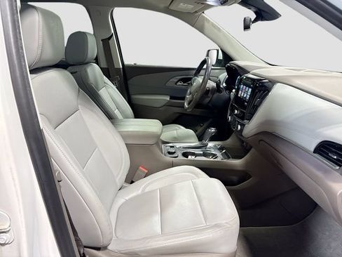 Used 2019 Chevrolet Traverse LT w/ LT Premium Package AWD/4WD image 24
