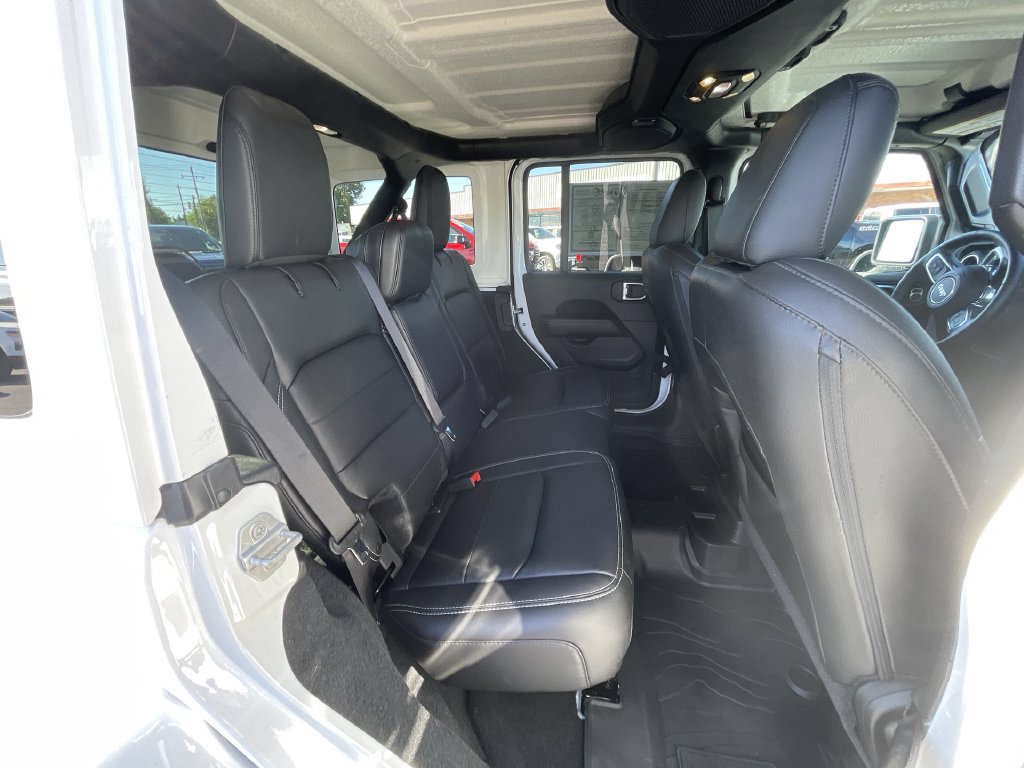 Used 2018 Jeep Wrangler Unlimited Sahara AWD/4WD image 27
