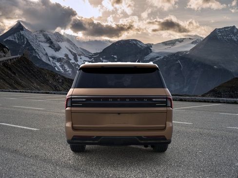 New 2026 Lincoln Navigator L Black Label AWD/4WD image 5