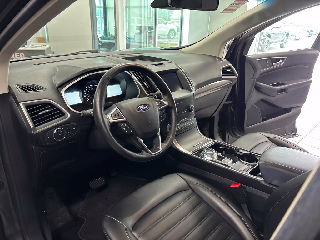 Used 2020 Ford Edge SEL AWD/4WD image 16