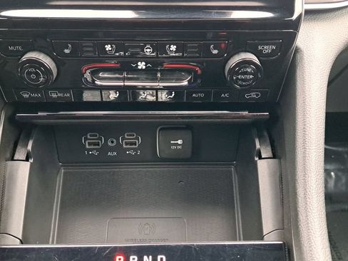 Used 2024 Jeep Grand Cherokee Limited w/ Luxury Tech Group II AWD/4WD image 21
