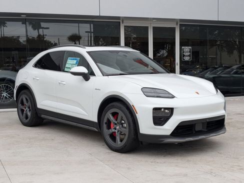 New 2025 Porsche Macan 4S Electric AWD/4WD image 11