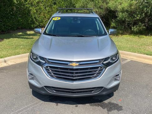 Used 2018 Chevrolet Equinox Premier FWD image 2
