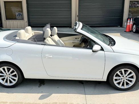 Used 2012 Volkswagen Eos Komfort FWD image 22