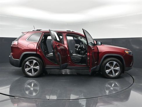 Used 2019 Jeep Cherokee Limited AWD/4WD image 39