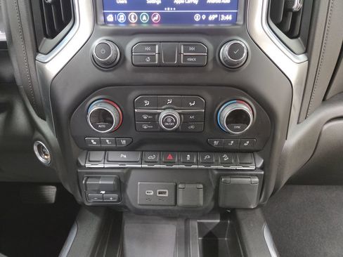Used 2022 Chevrolet Silverado 1500 LTZ AWD/4WD image 15