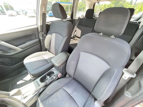Used 2017 Subaru Forester 2.5i Premium w/ All-Weather Package AWD/4WD image 11