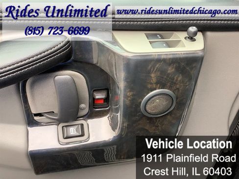 Used 2015 Chevrolet Express 2500 Extended RWD image 18