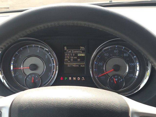 Used 2016 Chrysler Town & Country Touring FWD image 43