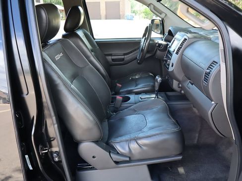 Used 2013 Nissan Xterra PRO-4X w/ Pro-4x Leather Pkg AWD/4WD image 22