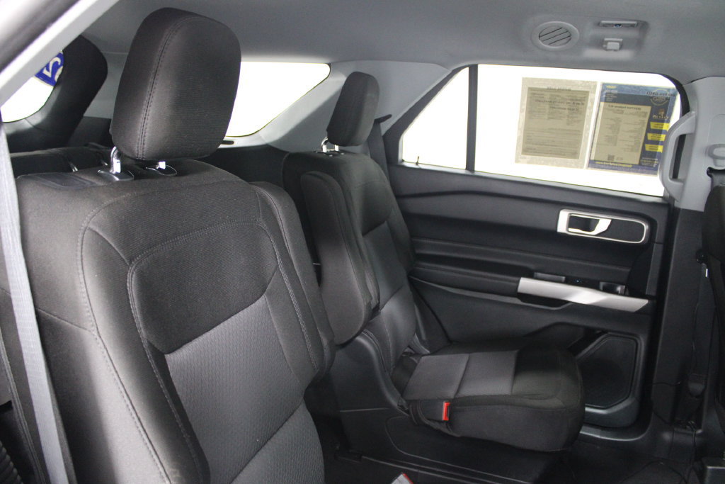 Used 2024 Ford Explorer XLT RWD image 27