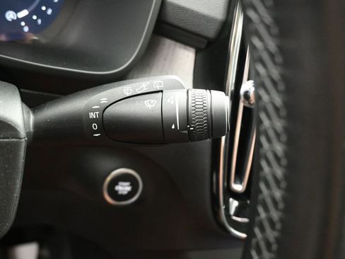 Used 2026 Volvo XC40 B5 Plus AWD/4WD image 17