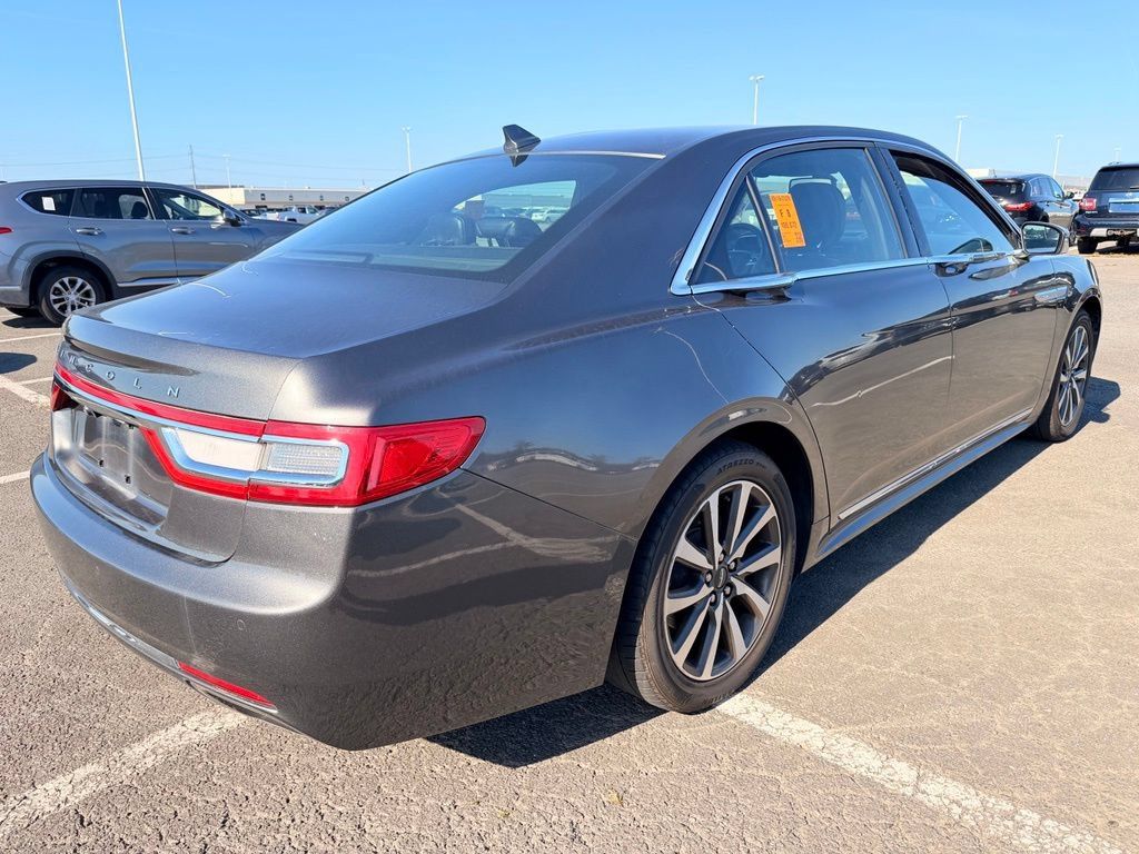 Used 2018 Lincoln Continental Premiere AWD/4WD image 4