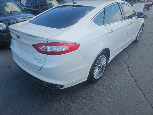 Used 2016 Ford Fusion Titanium FWD image 3