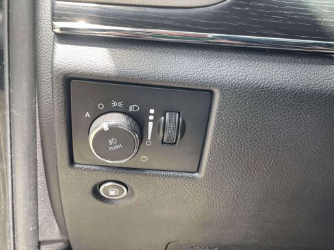 Used 2019 Jeep Grand Cherokee Summit AWD/4WD image 20
