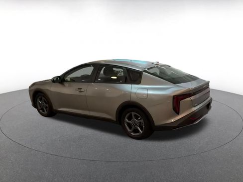Used 2025 Kia K4 FWD image 3