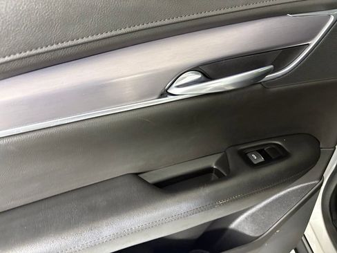 Used 2019 Cadillac XT5 Premium Luxury FWD image 37