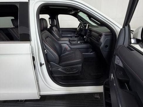 Used 2023 Ford Expedition Limited RWD image 5