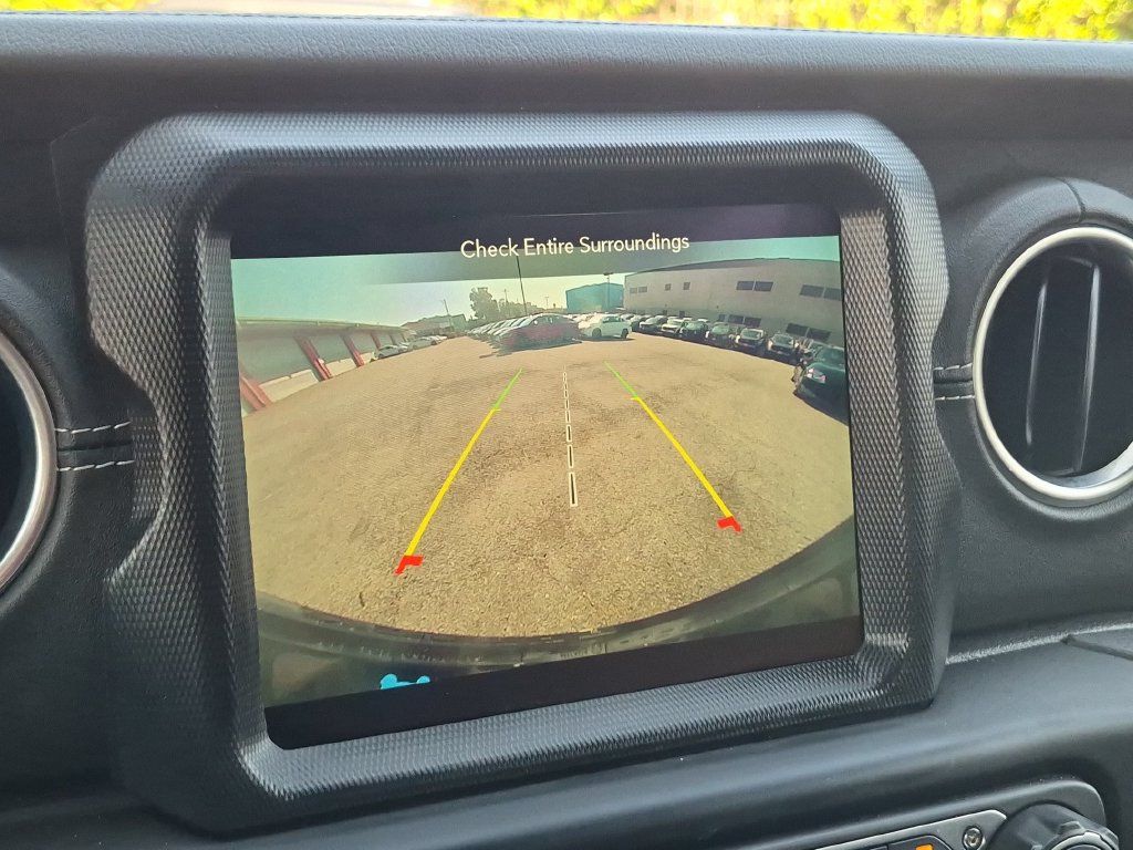 Used 2023 Jeep Wrangler Unlimited Sahara w/ Cold Weather Group AWD/4WD image 26