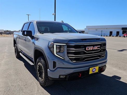 Used 2024 GMC Sierra 1500 AT4 w/ Technology Package image 7