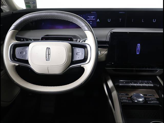 Used 2024 Lincoln Nautilus Reserve AWD/4WD image 8