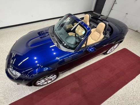 Used 2011 MAZDA MX-5 Miata Grand Touring RWD image 21