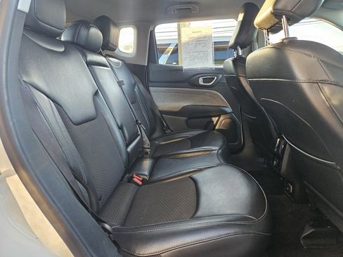 Used 2022 Jeep Compass Latitude image 12