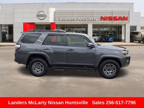 Used 2019 Toyota 4Runner TRD Off-Road Premium AWD/4WD image 2